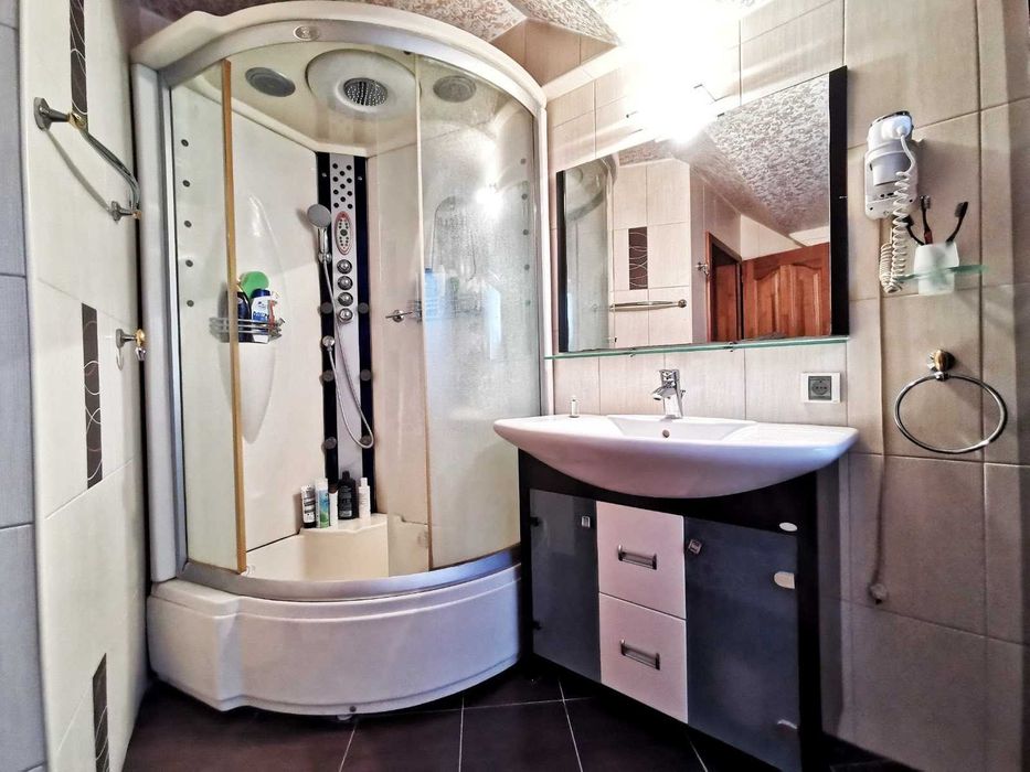 Продава се Тристаен апартамент в Варна, Център - 105 кв.м за 3334 €/кв.м - Снимка #9