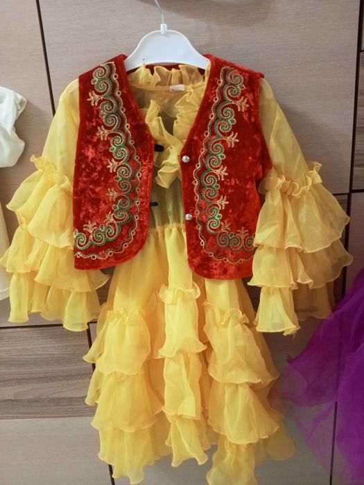 Продам платья детские