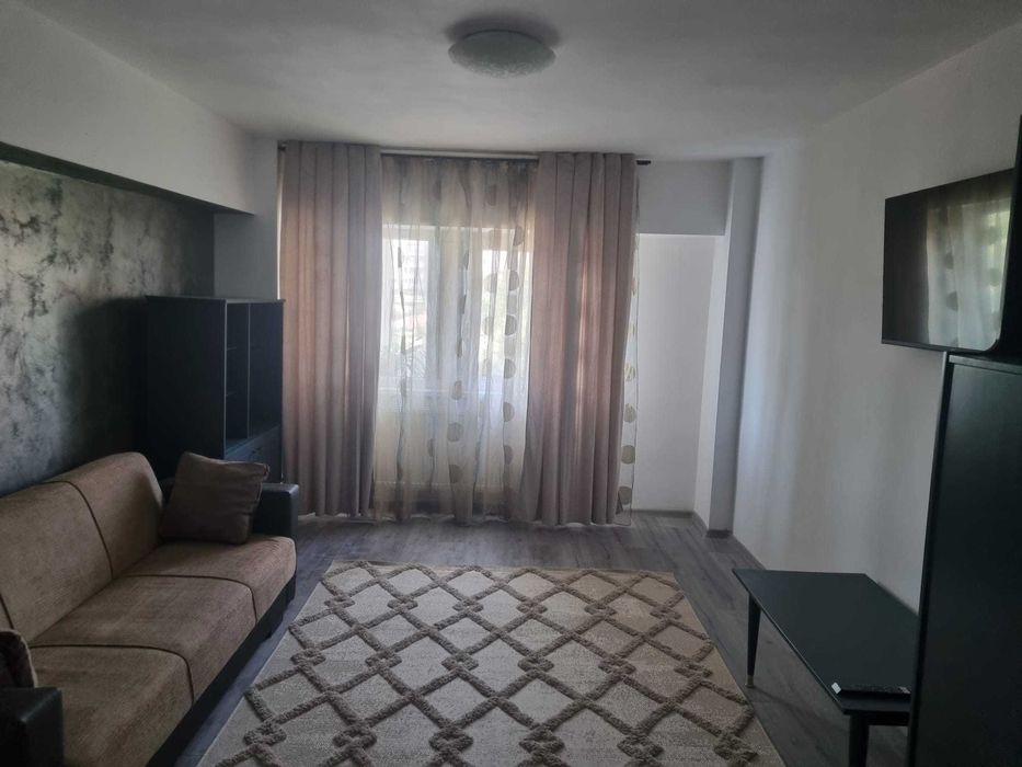 inchiriez ap regim hotelier 3 camere decomandate centru