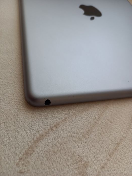 Ipad 6 128Gb cu incarcator si cablu date