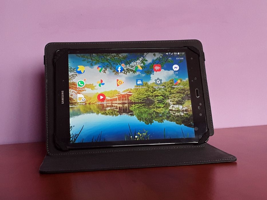 Vând Tableta Samsung Galaxy Tab A cu sim Model SM-T 555