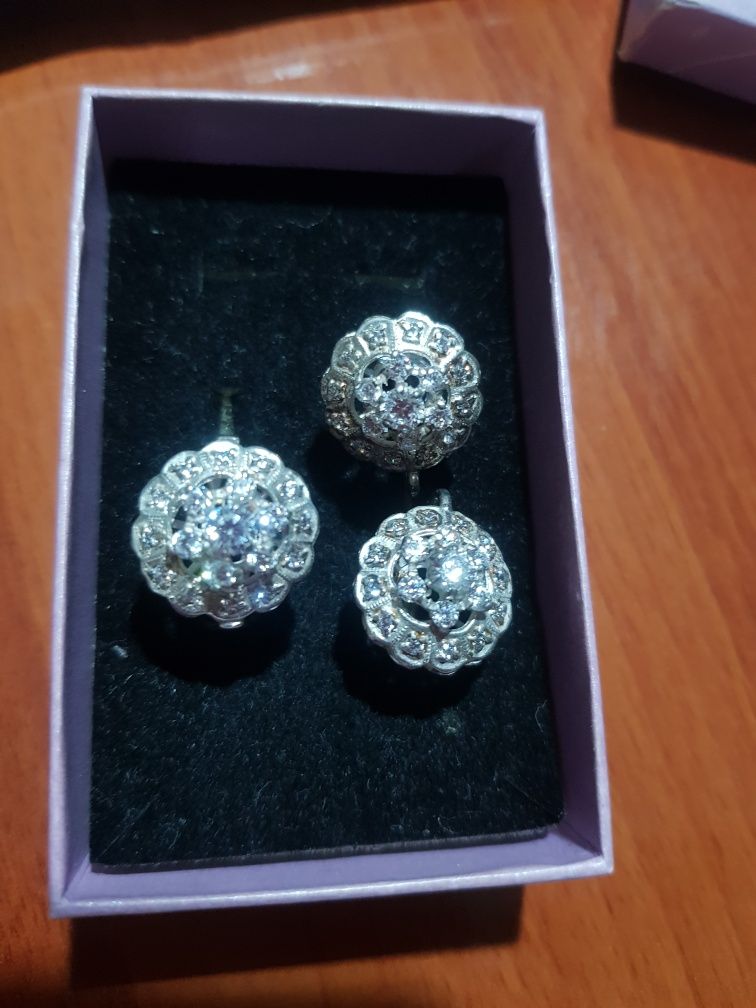 Продаю комплект серебро 925 проба