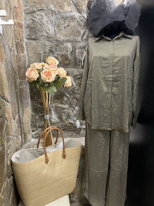 Сатенен комплект с камъчета