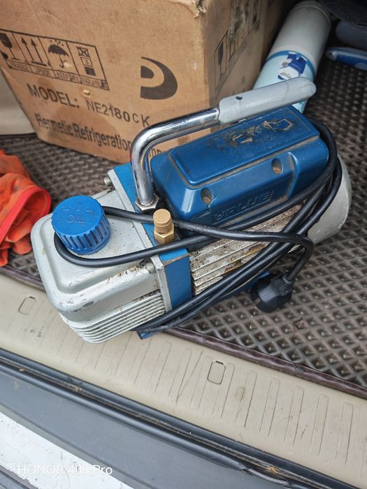 Вакуумный насос (вакууматор)