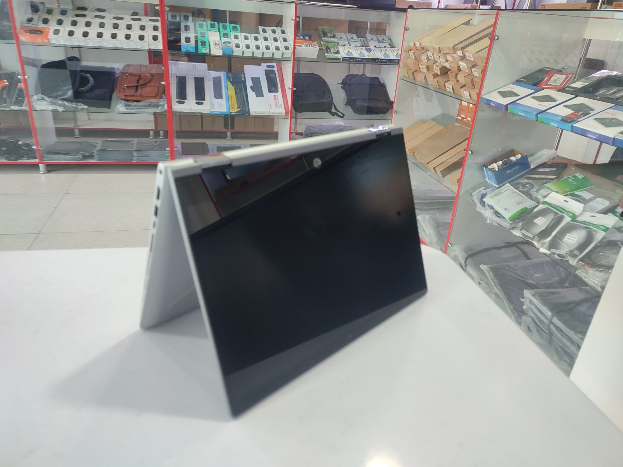 HP pavilion x360 sensorlik core i5 tinigidan keldi