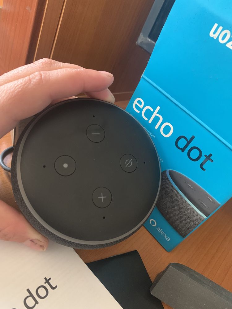 Колонка Alexa Amazon echo dot