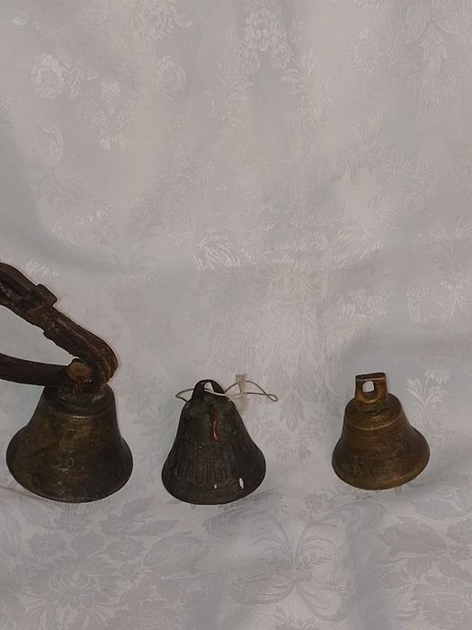 Стари Бронзови Звънчета, Камбанки