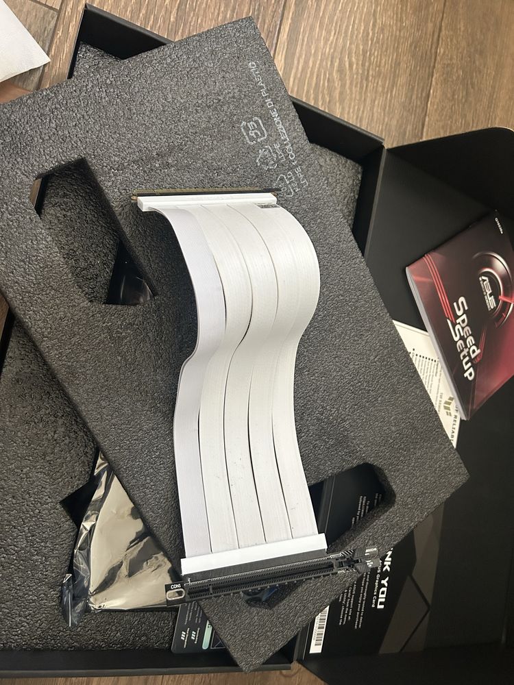 ASUS GeForce RTX-3070ti Tuf Gaming + PCIe 4.0 riser
