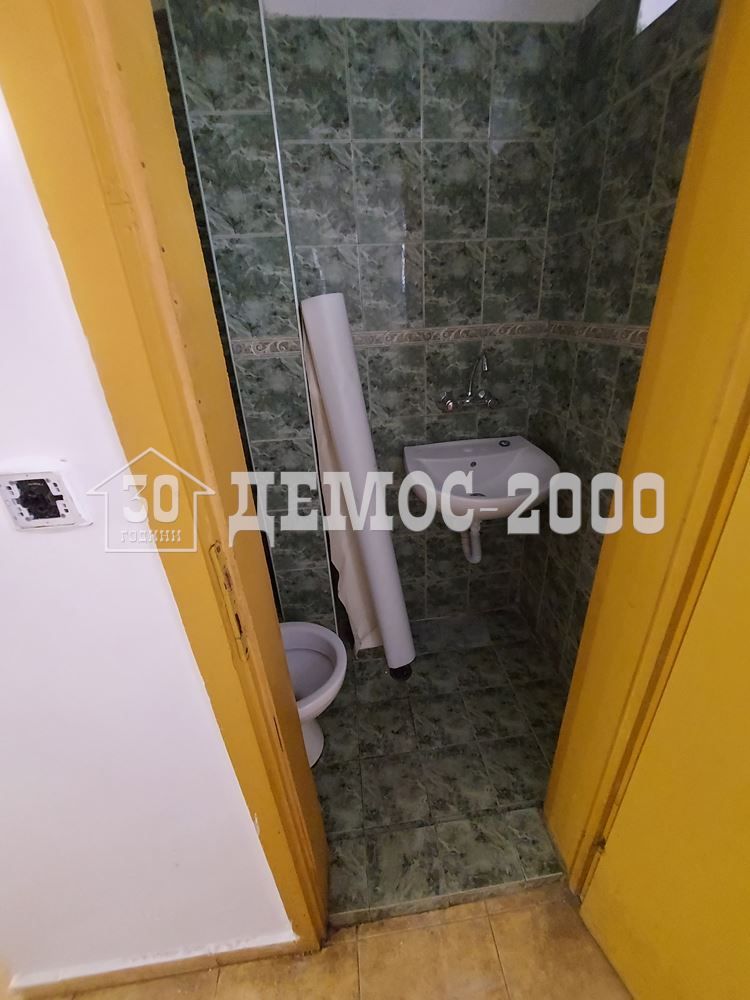 Дава се под наем Магазин в Варна, Лятно кино Тракия - 85 кв.м за 612 € - Снимка #4