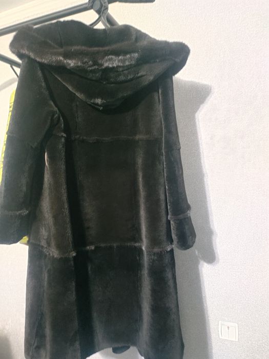 Продается шуба из бобра в отличном состоянии