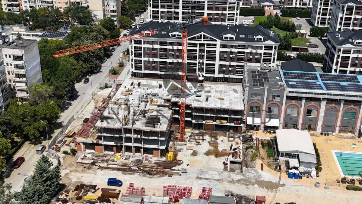 Продава се Двустаен апартамент в Пловдив, Тракия - 74 кв.м за 1390 €/кв.м - Снимка #1