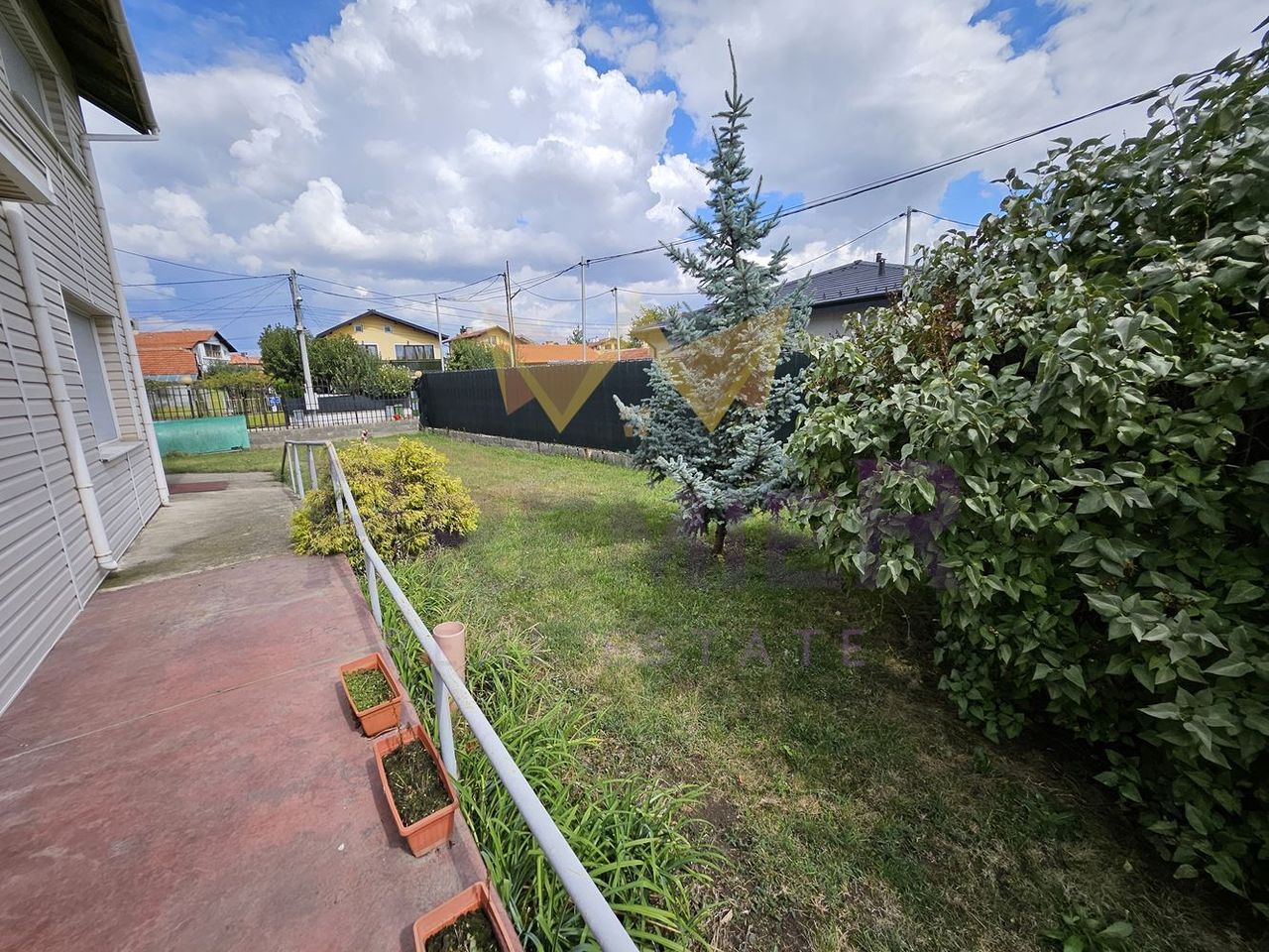 Продава се Къща в с. Мрамор, Област София-град - 380 кв.м за 1050 €/кв.м - Снимка #4