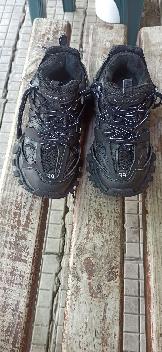 Balenciaga Track