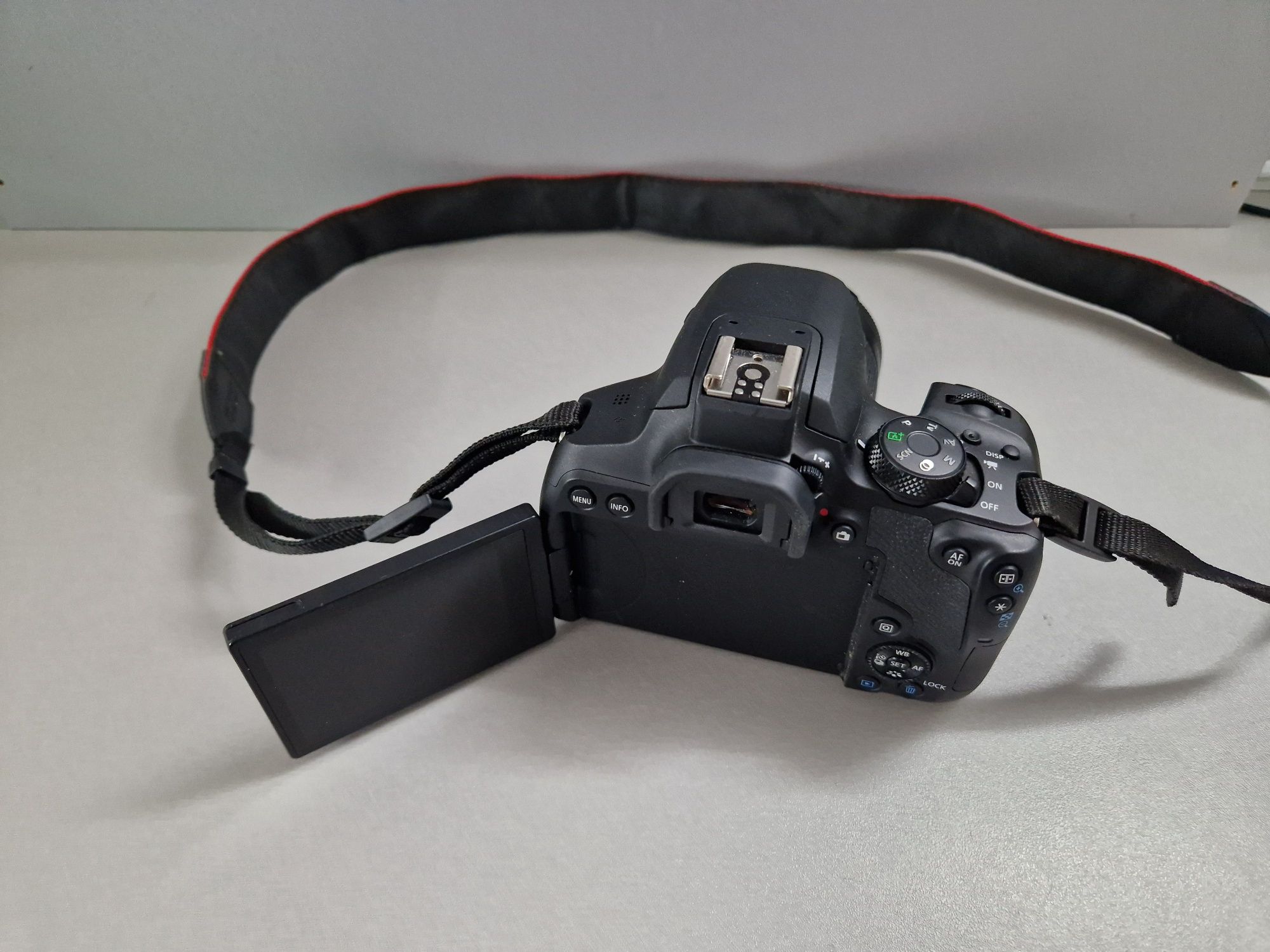 Canon EOS 850 D +Ef-s 18-55 kit 4551кадъра
