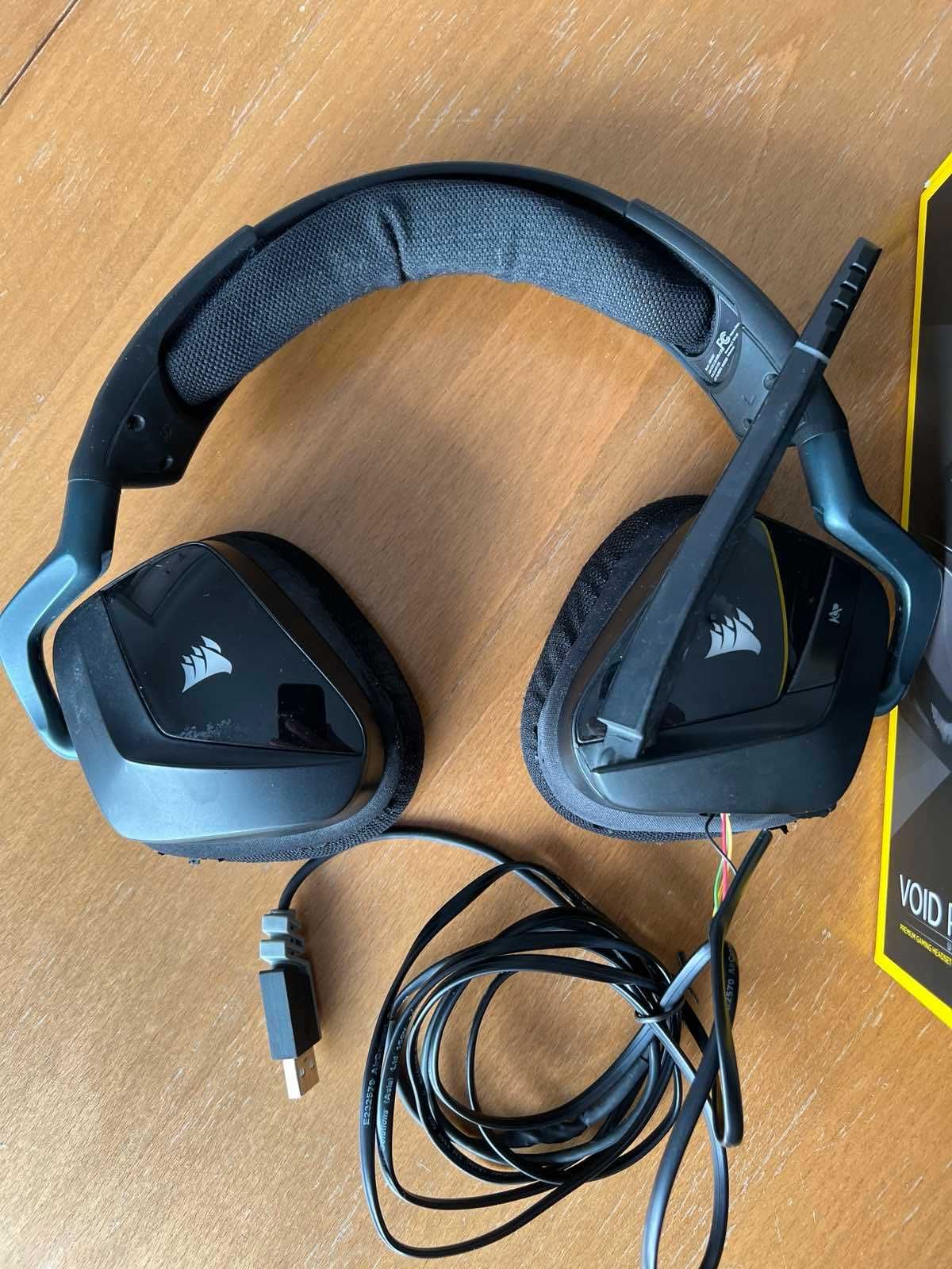 Слушалки "Corsair Void Pro RGB"