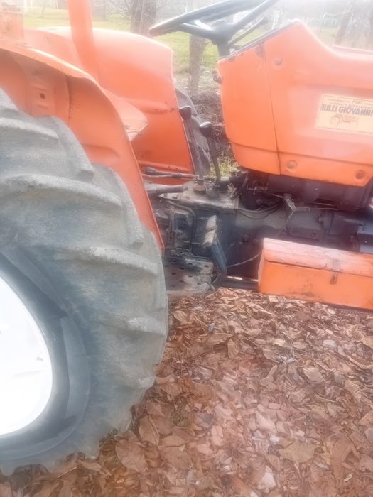 Vând tractor fiat 500 50