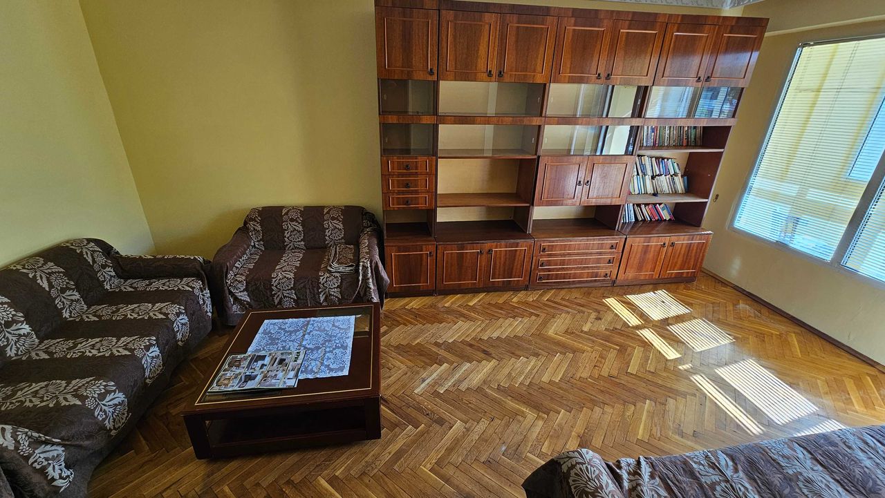 Дава се под наем Тристаен апартамент в Разград, Орел - 78 кв.м за 255 € - Снимка #5