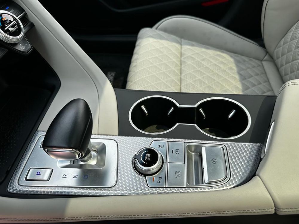 Genesis G70 3.3T sport 2023  единственный в Ташкенте