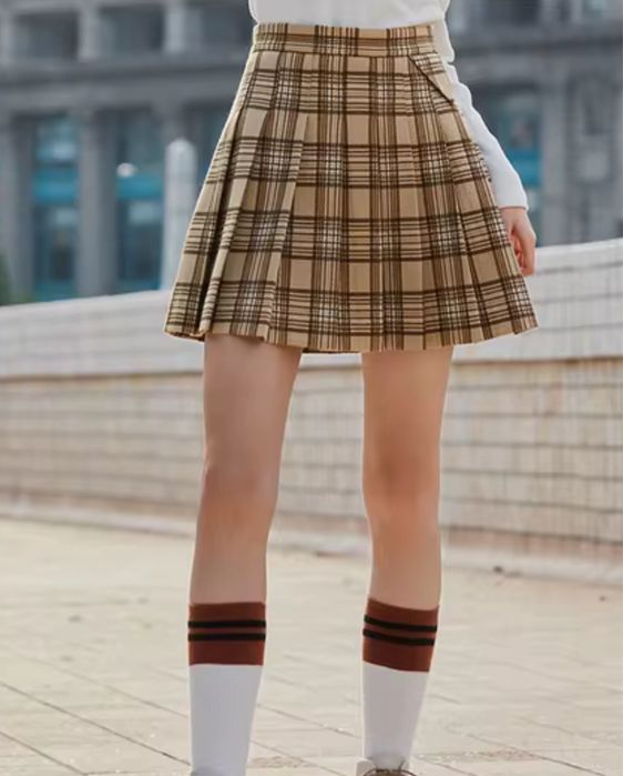 Къса пола с колан