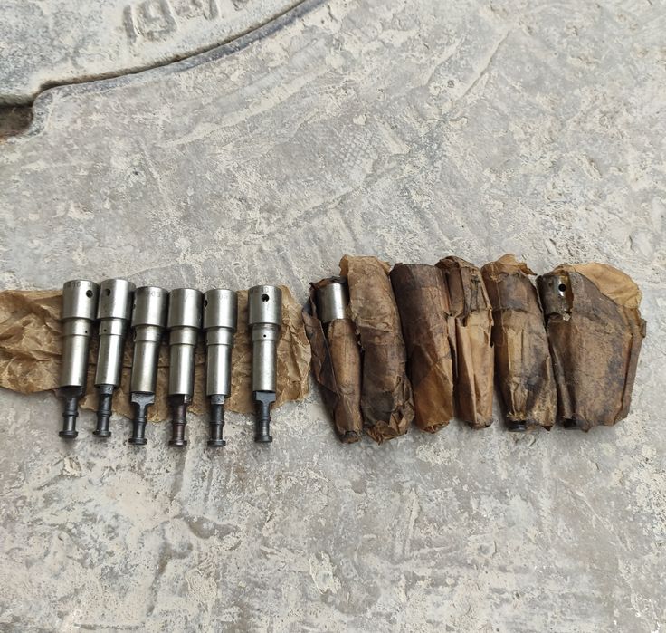 К- 701 плунжерлари сотилади.