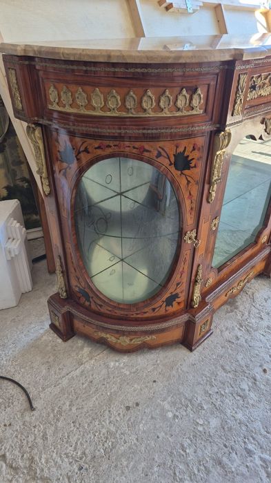 Servantă în stil Ludovic al XVI-LEA