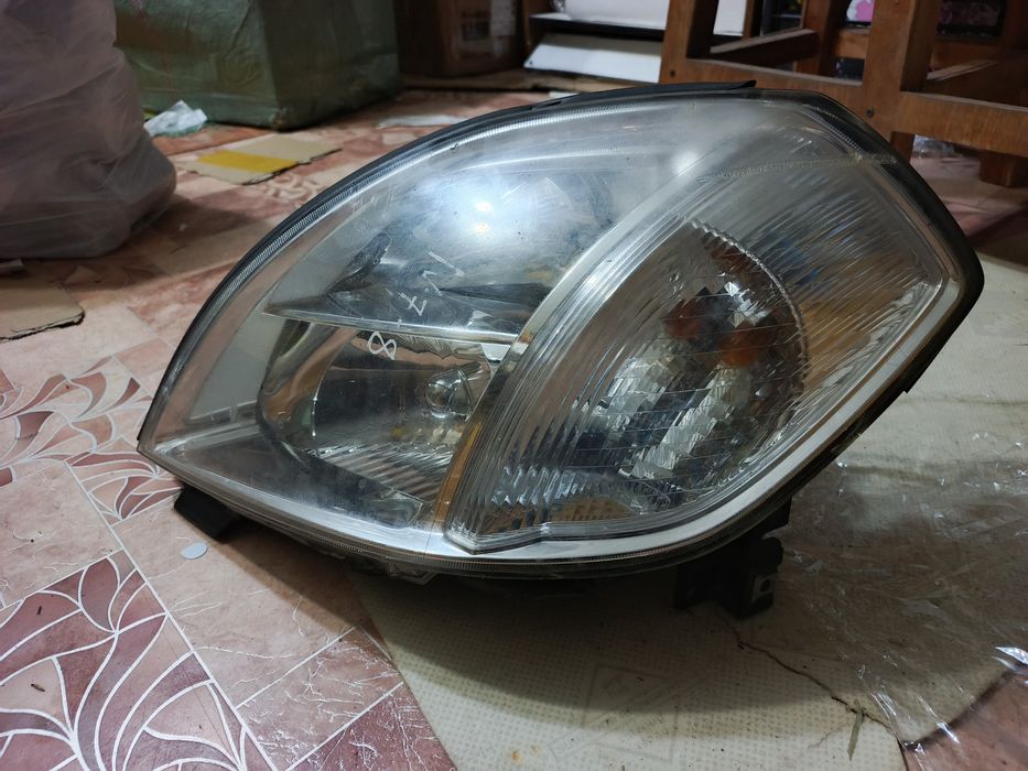 Nissan Tiana фара левая