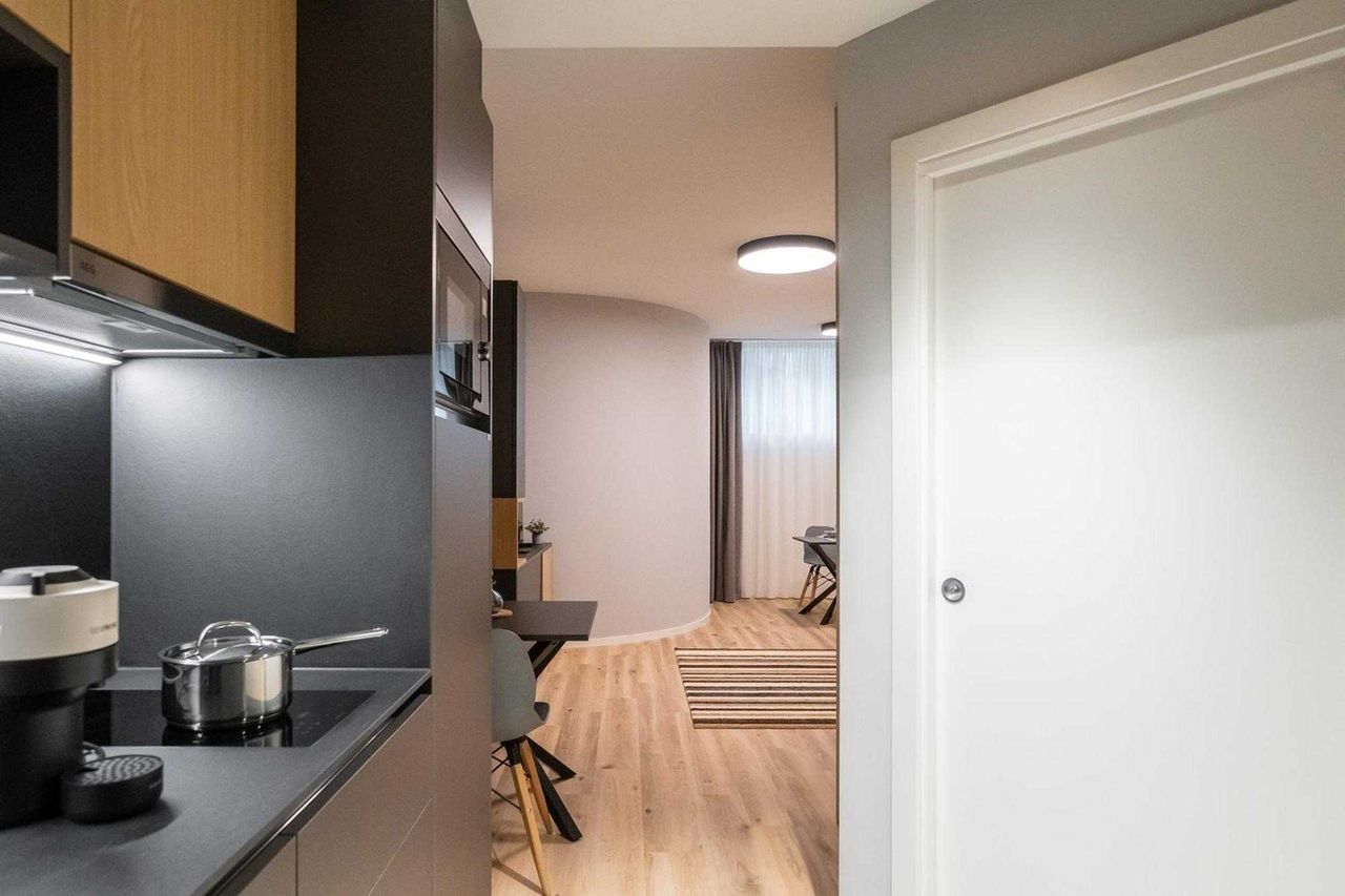 Дава се под наем Едностаен апартамент в София, Център - 45 кв.м за 306 € - Снимка #3