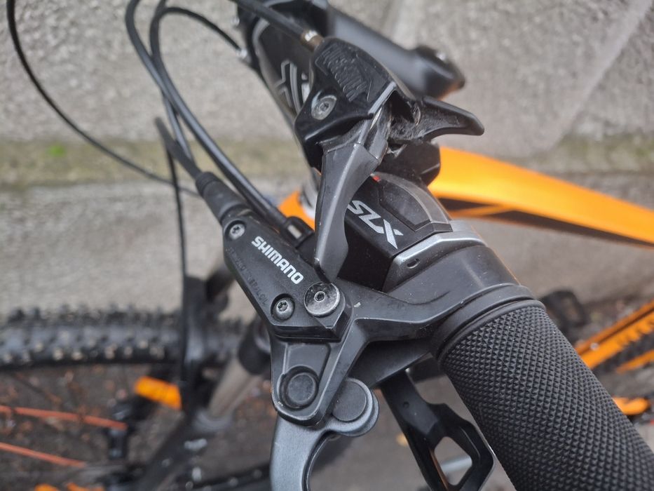 Bicicleta mtb carbon Cube