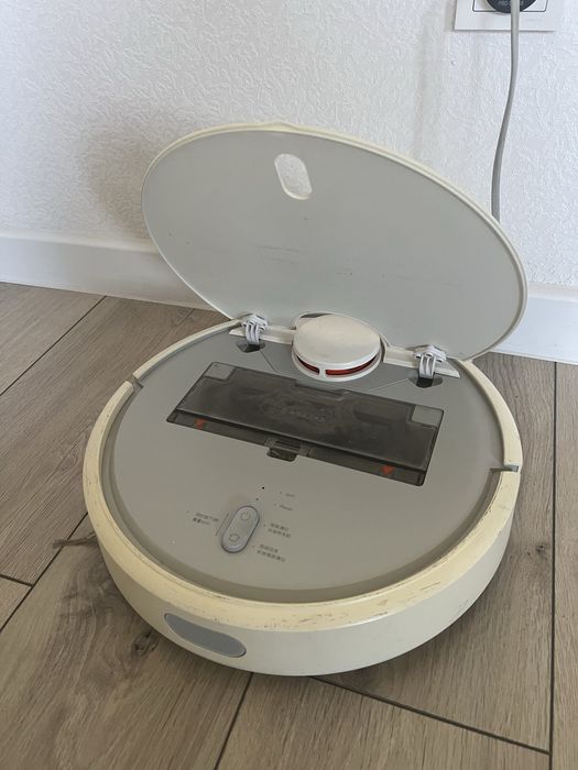 Робот пылесос продам