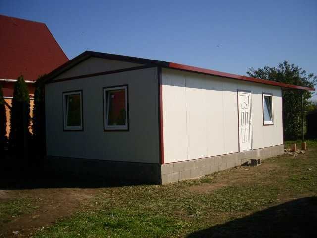 Casa modulara si garaje auto din structura metalica si panou sandwich