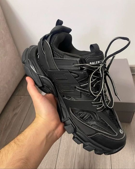 (Mărimi: 43) Balenciaga Track Negru
