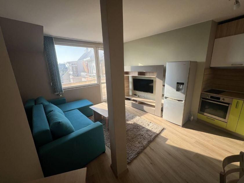 Дава се под наем Двустаен апартамент в Варна, Цветен квартал - 60 кв.м за 475 € - Снимка #2