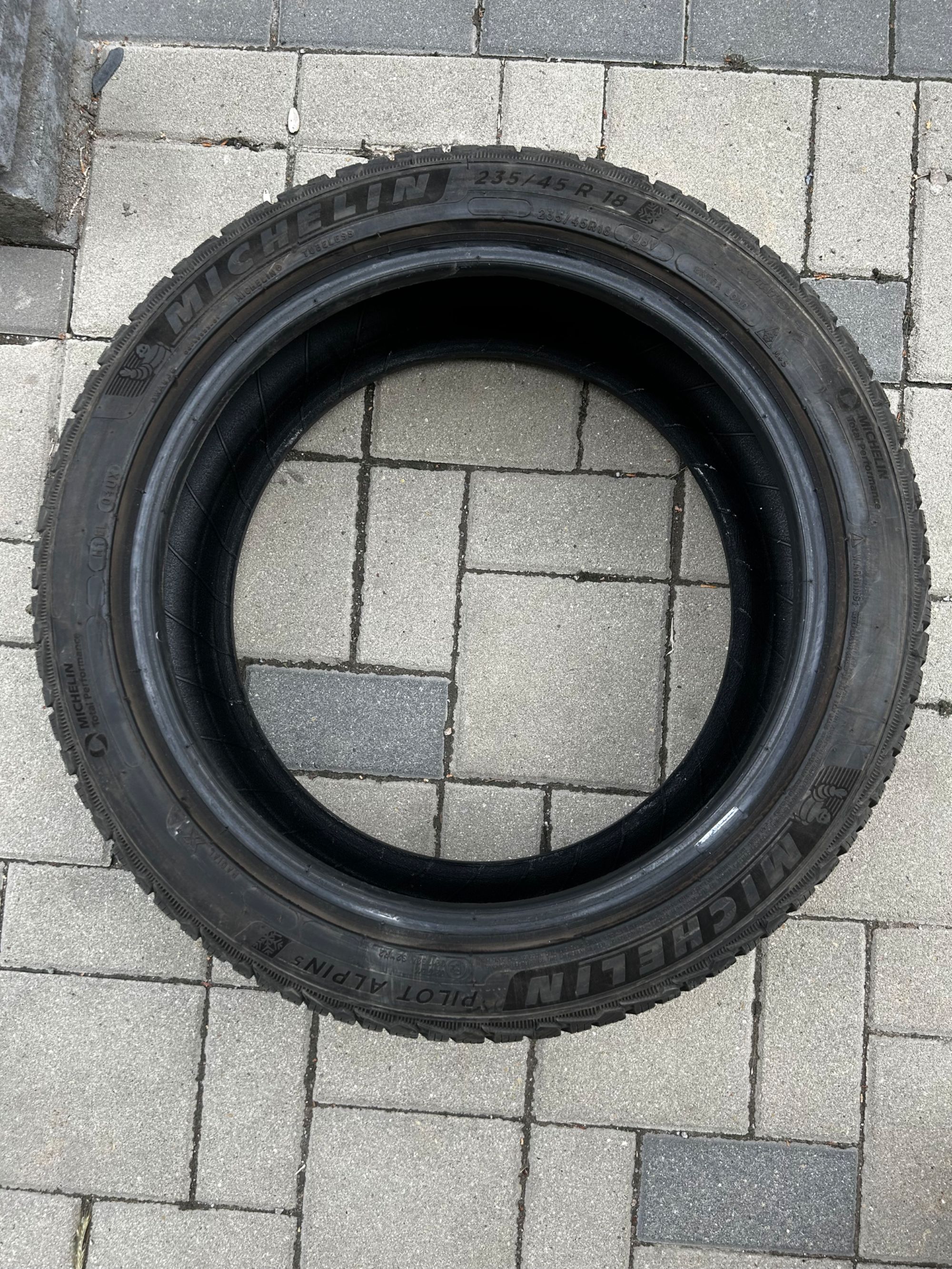 4  зимни гуми Michelin Pilot Alpin 5 235/45 R18