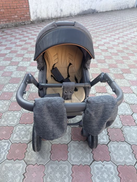 Продам коляску 3в1