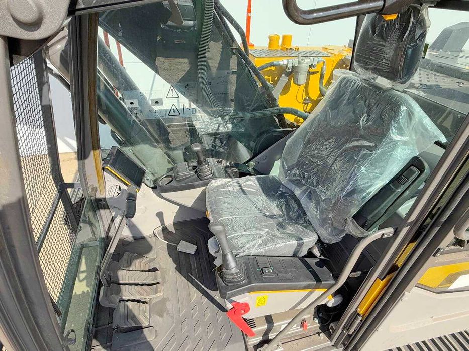 Excavator Volvo EC210  -21.6 T , 137 Hp -Nou (2025) +Video , + Leasing