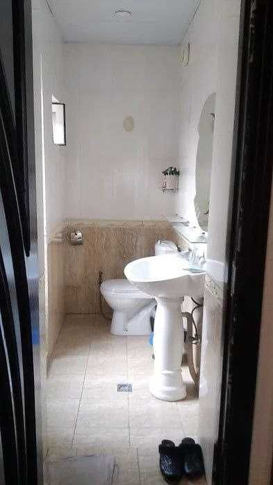 Продаётся дом в Миробадском райне ор-р Sar Hotel участок 2.5 соток
