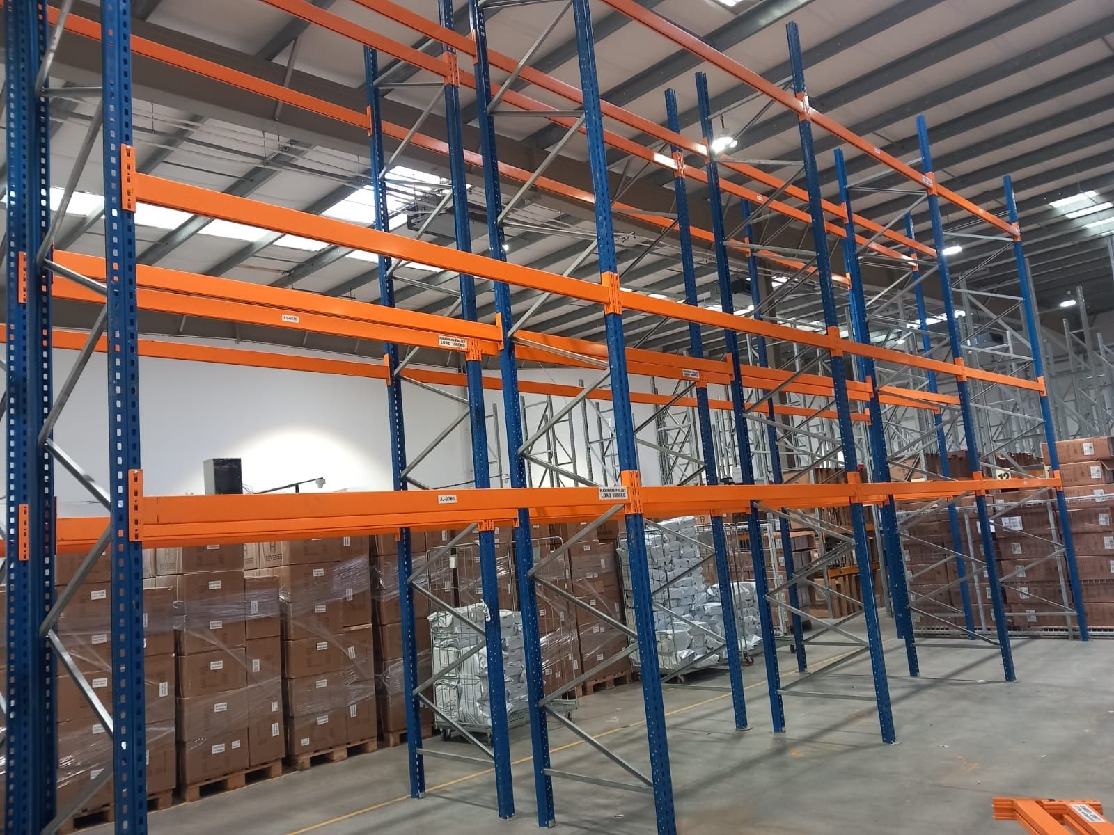 Rafturi metalice  euro paleți