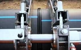 Монтаж пластиковых труб, стыковая сварка ПЭ труб, монтаж геомембрана