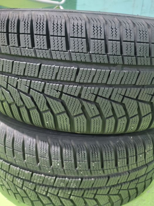 2 бр зимни 225/55/17 Hankook