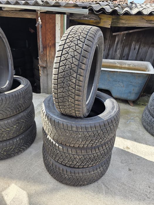 Anvelope de iarna 215 60 17 brigestone