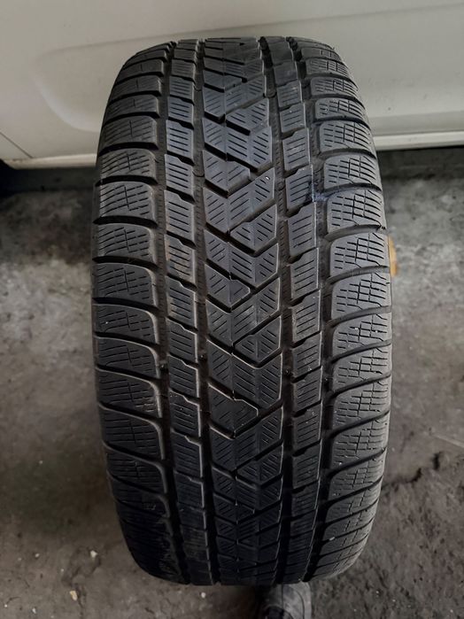Продавам гуми  Pirelli Scorpion 275 40 22