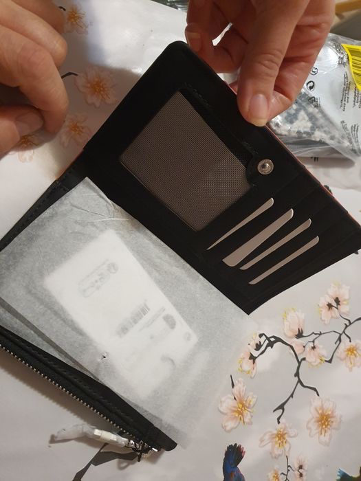 Portofel desigual dama argintiu nou