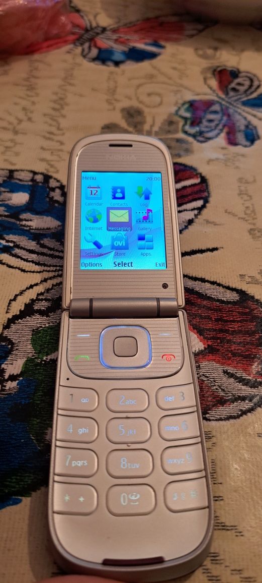 Nokia 3710 fold impecabil