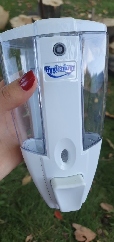 Dispenser pentru săpun lichid  sau gel dezinfectant