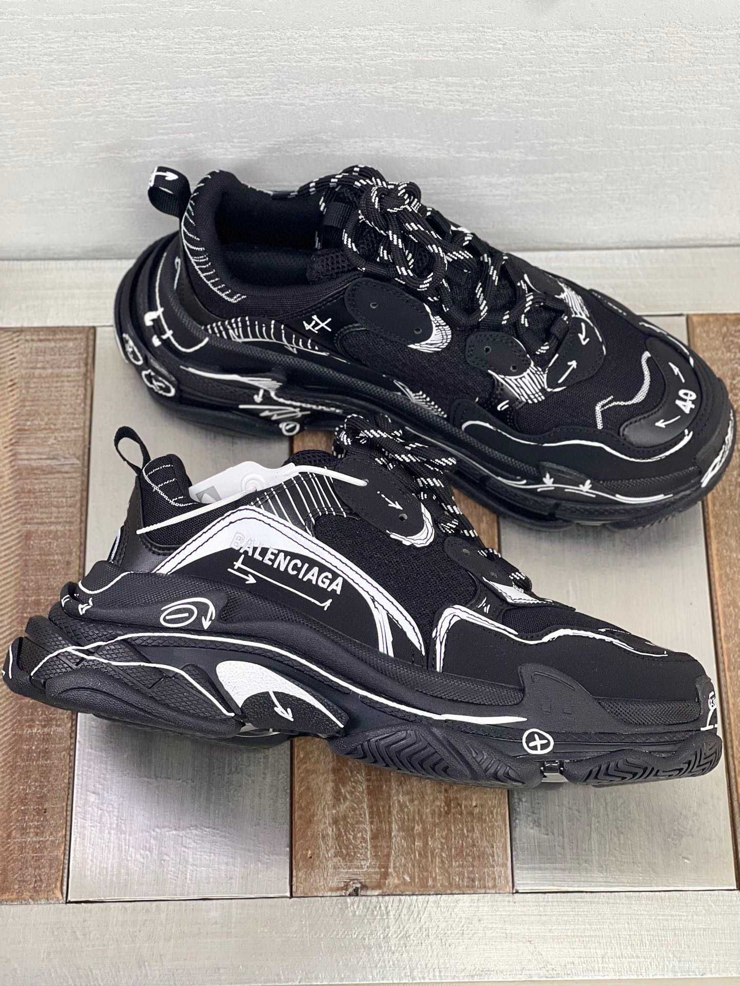 Adidasi Balenciaga Triple S - Premium