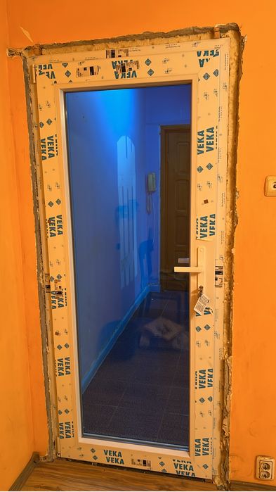 Vand 4 bucati, usa Termopan - Veka - Interior Geam / Pret x Bucata