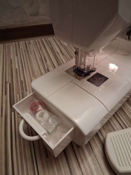 Mașina de cusur copii 8+