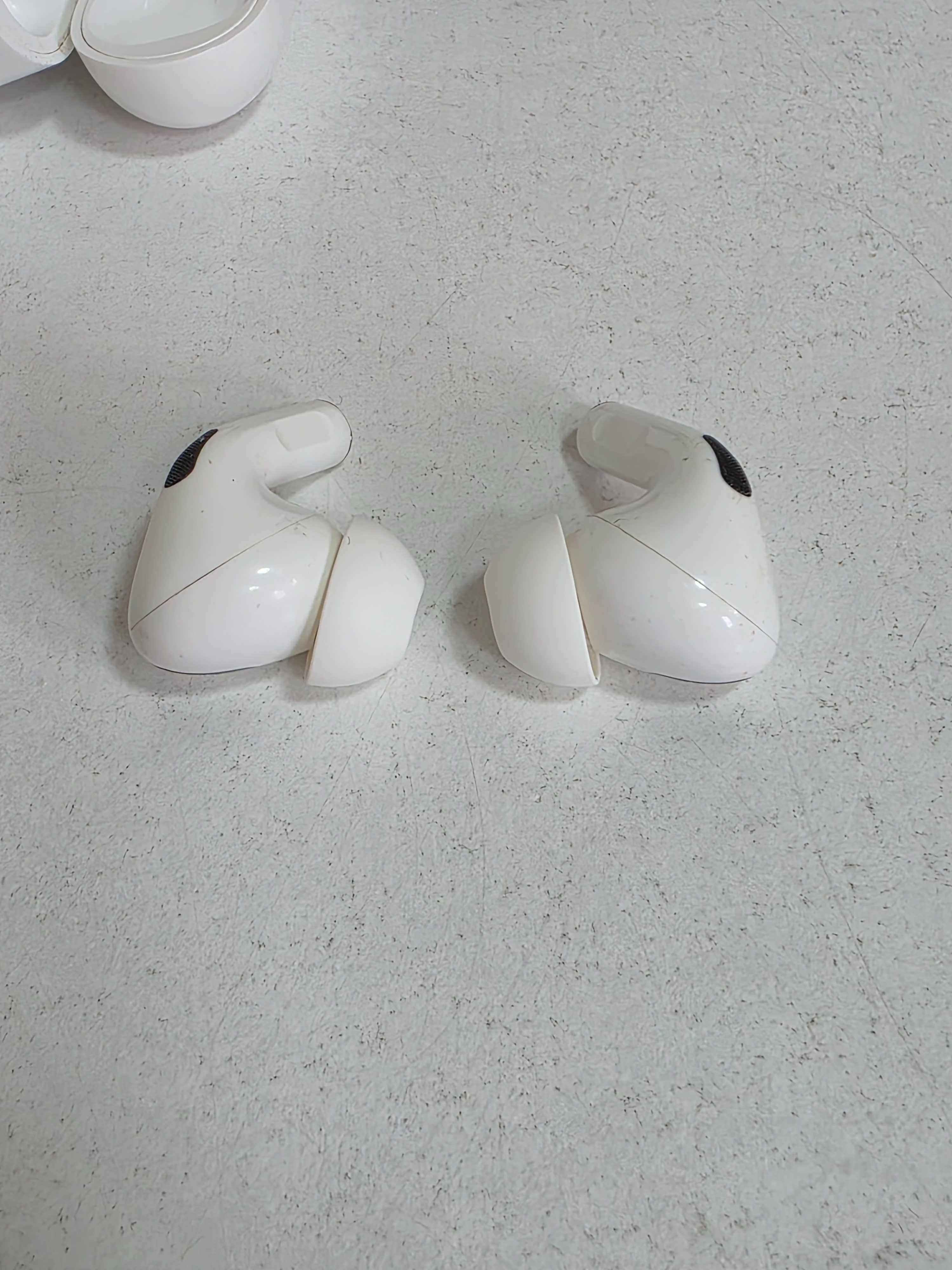 Apple AirPods Pro 1 Wireless Charging Case - KLI Amanet