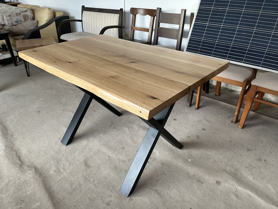 Трапезна маса от дъб масив с метални крака 120/80