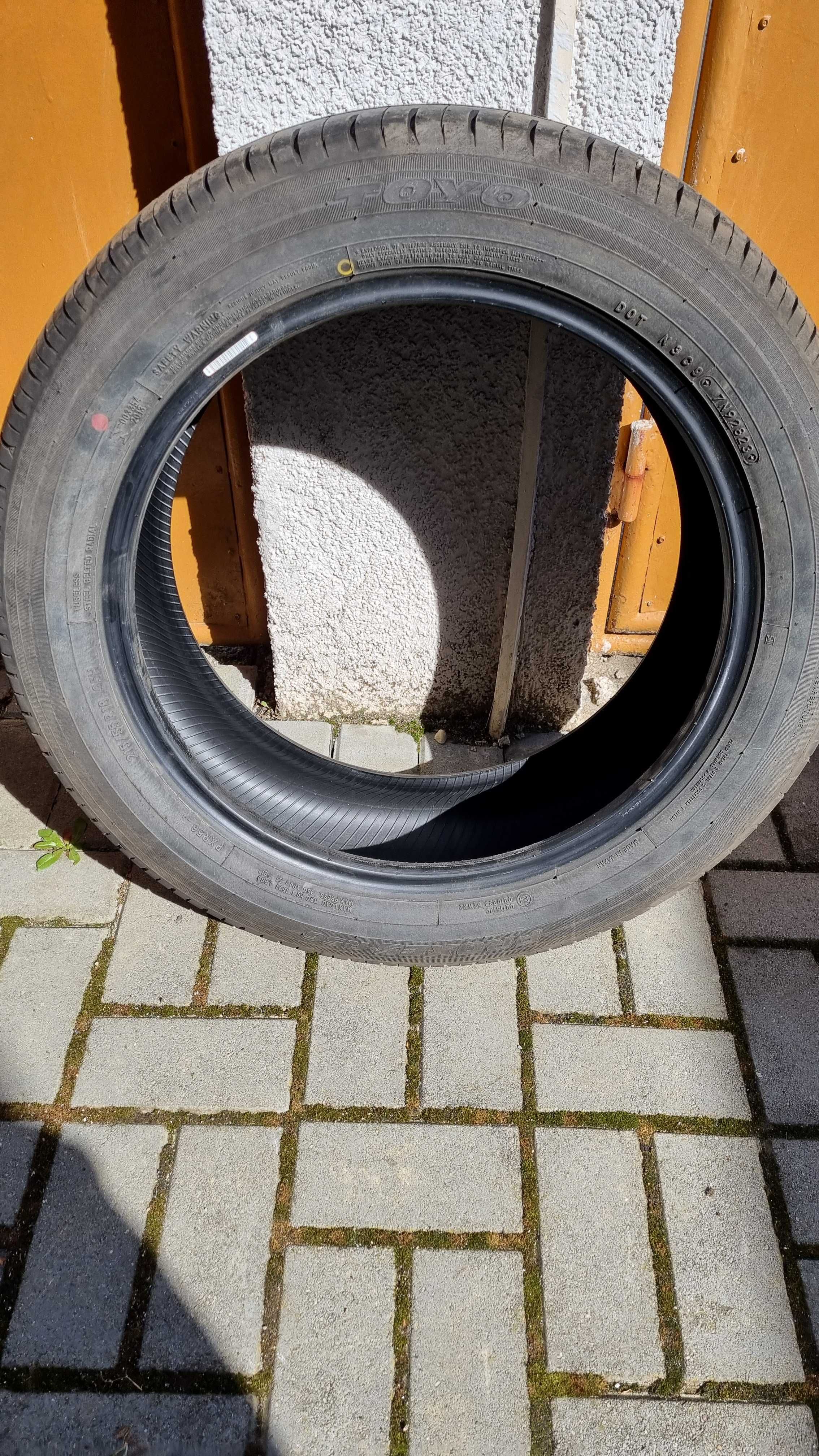 Vând 2 cauciucuri vară Toyo Proxes R56 215/55 R18 95H rulate 1200 km.